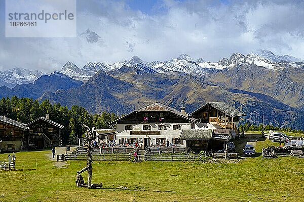 Hirzer Hütte  Tallner Almboden  Klammeben  Hirzer bei Saltaus  Passeier Tal  Südtirol  Italien  Europa