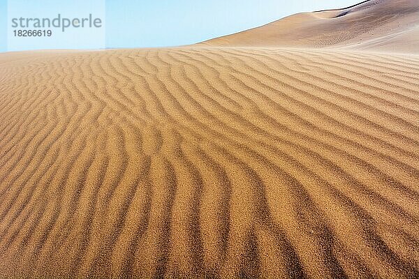 Erg Chebbi  Dünen in der Sandwüste von Merzouga  Ziel für Touristen. Morocco