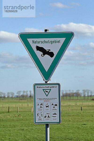 Schild Naturschutzgebiet mit Hinweis auf alles verbotene  Nordrhein-Westfalen  Deutschland  Europa