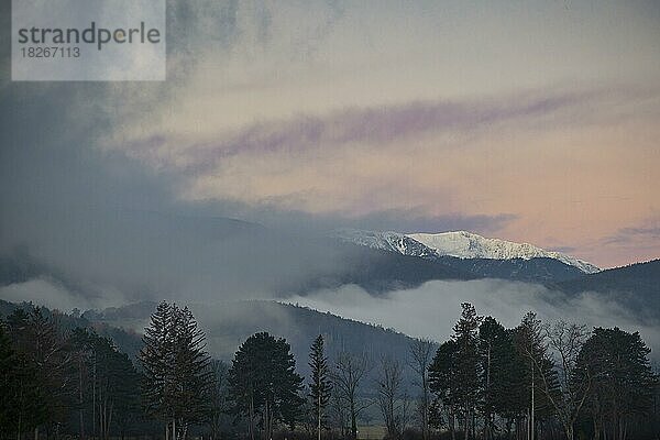 Schneeberg mit Nebel  Ternitz  Niederösterreich  Österreich  Europa