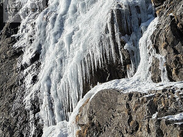 Wasserfall im Winter  beim Steirischen Bodensee  Schladminger Tauern  Steiermark  Österreich  Europa