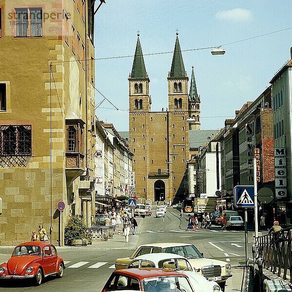 Domstraße mit Kiliansdom  Würzburg  Unterfranken  Franken  Bayern  Deutschland  Aufnahme um 1975  Europa