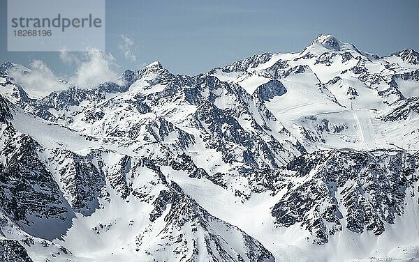 Berge im Winter  Stubaier Alpen  Tirol  Österreich  Europa