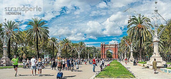 Panorama des Arco de Triunfo de Barcelona und der Promenade Passeig de Lluis Companys  Barcelona  Katalonien  Spanien  Europa