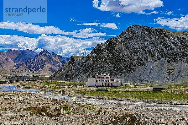 Die Stadt Tingri an der Freundschaftsstraße  Tibet