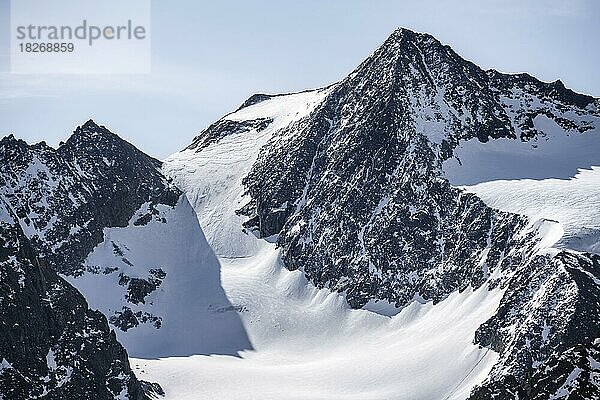 Berge im Winter  Stubaier Alpen  Tirol  Österreich  Europa