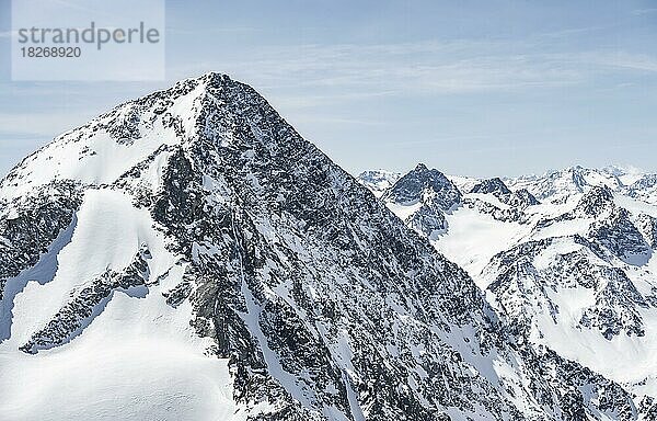 Berge im Winter  Stubaier Alpen  Tirol  Österreich  Europa