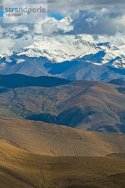 Großartige Aussicht auf den Mount Everest und das Himalaya-Gebirge  Tibet