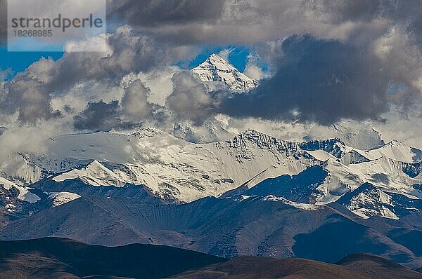 Großartige Aussicht auf den Mount Everest und das Himalaya-Gebirge  Tibet