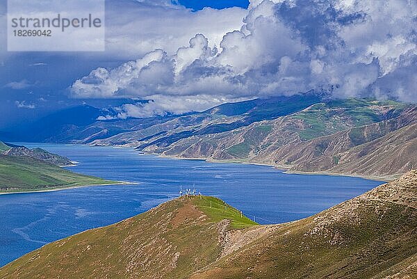 Der Yamdrok-See entlang der Freundschaftsstraße  Tibet