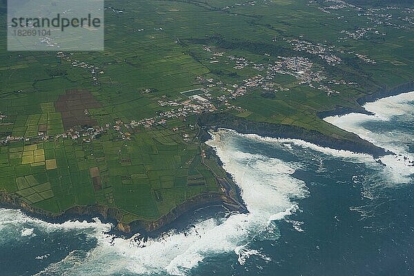 Luftaufnahme der Insel Terceira  Azoren  Portugal  Europa