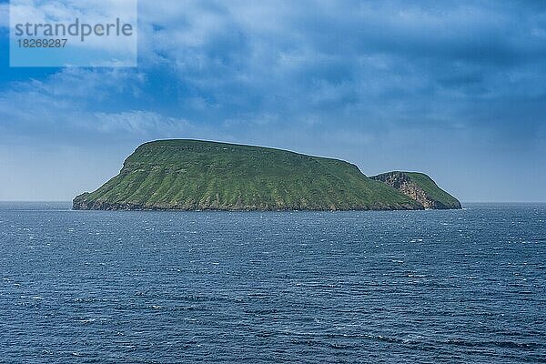 Südliche Küstenlinie der Insel Terceira  Azoren  Portugal  Europa