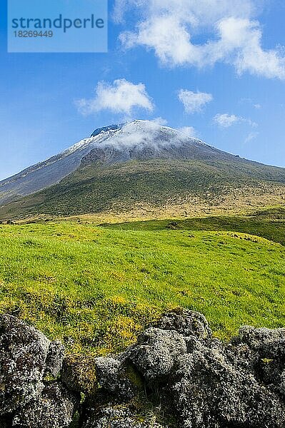 Ponta do Pico höchster Berg von Portugal  Insel Pico  Azoren  Portugal  Europa