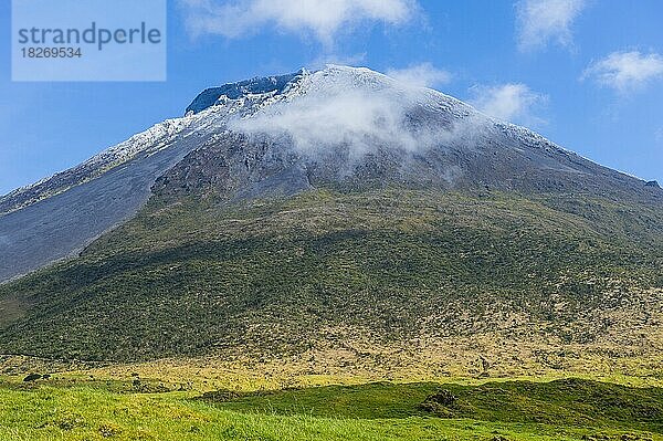 Ponta do Pico höchster Berg von Portugal  Insel Pico  Azoren  Portugal  Europa