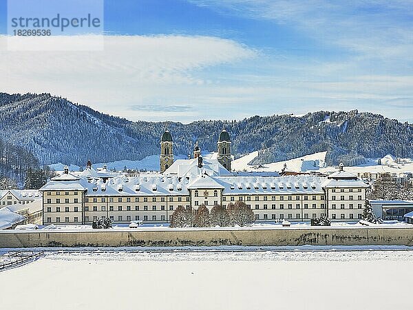 Benediktinerabtei  Kloster  Wallfahrtsort  Einsiedeln  Kanton Schwyz  Schweiz  Europa