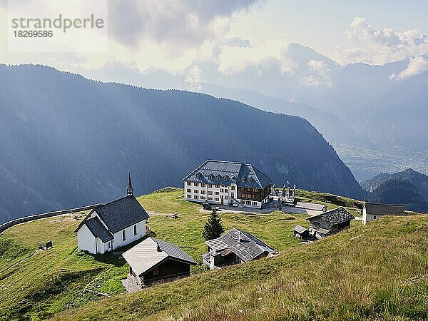 Historisches Hotel und Kapelle Lüsge  Belalp  Kanton Wallis  Schweiz  Europa