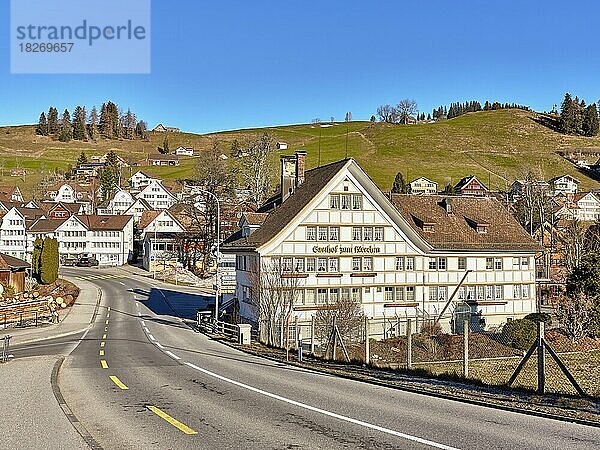 Ortsansicht mit typischen Appenzeller Häusern mit Südausrichtung  Gais  Appenzell Ausserrhoden  Schweiz  Europa