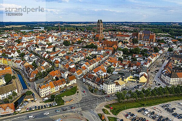 Luftaufnahme der Unesco-Welterbestätte Hansestadt Wismar  Deutschland  Europa