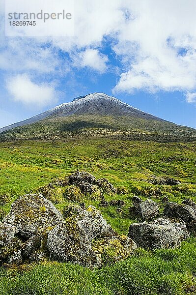 Ponta do Pico höchster Berg von Portugal  Insel Pico  Azoren  Portugal  Europa