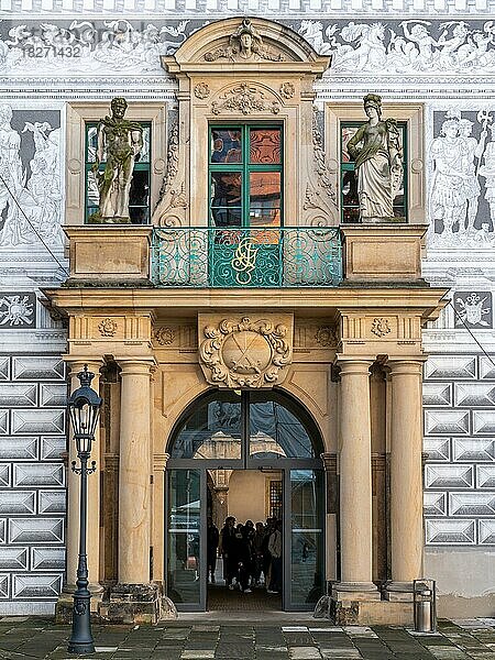 Bemaltes Gebäude im Innenhof des Residenzschlosses  Dresden  Sachsen  Deutschland  Europa