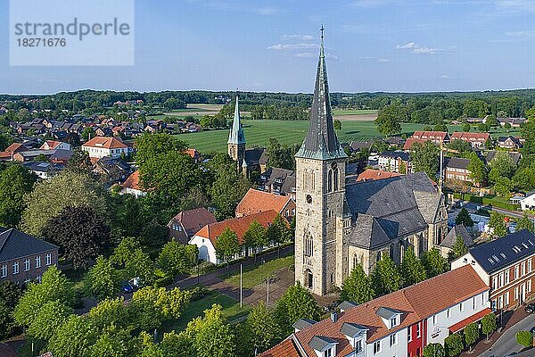 Luftbild der St.-Bonifatius-Kirche  Neuenkirchen-Vörden  Katholische Kirche  Oldenburger Münsterland  Neuenkirchen-Vörden  Niedersachsen  Deutschland  Europa