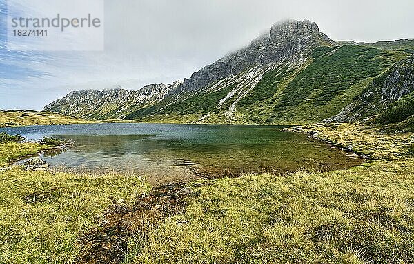 Bergsee vor Bergkulisse  steirische Kalkspitze  Schladminger Tauern  Forstau  Pongau  Salzburg  Österreich  Europa