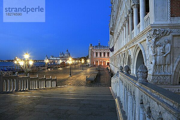 Dogenpalast und Piazzetta am Morgen  Venedig  Italien  Europa