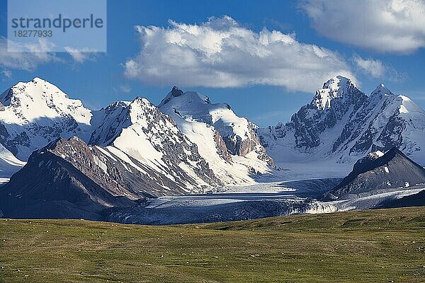 Kizil-Asker-Gletscher  Kakshaal Too im Tian-Shan-Gebirge nahe der chinesischen Grenze  Region Naryn  Kirgisistan