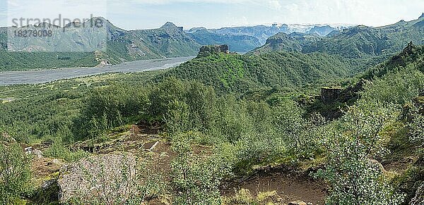 Ausblick auf den Gletscherfluss Krossa  Þórsmörk Nature Reserve  Suðurland  Island  Europa