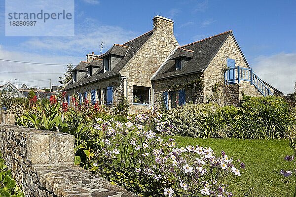 Halbinsel Crozon  traditionelles Haus  Finistere  Bretagne  Frankreich  Europa