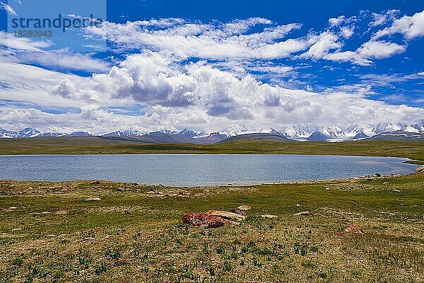 Traumsee  Kakshaal Too im Tian Shan-Gebirge nahe der chinesischen Grenze  Region Naryn  Kirgisistan