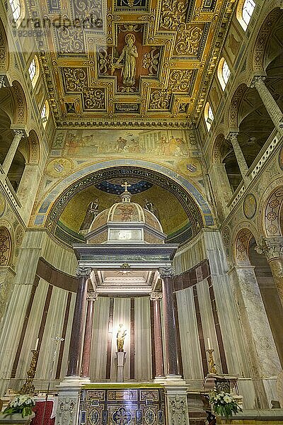 Innenansicht Basilika Sant Agnese  Rom  Italien  Europa