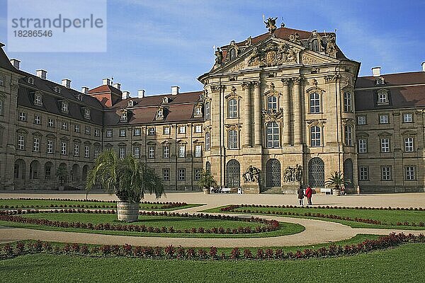 Schloss Weißenstein wurde zwischen 1711 und 1718 unter Lothar Franz von Schönborn  dem Bamberger Fürstbischof und Kurfürst von Mainz in Pommersfelden bei Bamberg als Gründungsbau des fränkischen Barocks erbaut  Oberfranken  Bayern  Deutschland  Europa