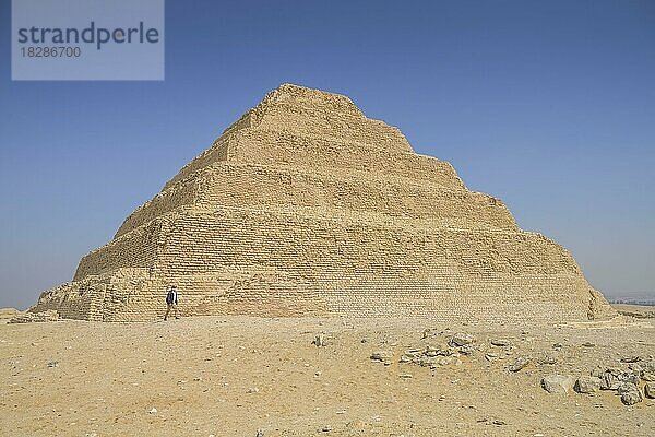 Stufenpyramide des König Djoser  Nekropole von Sakkara  Ägypten  Afrika