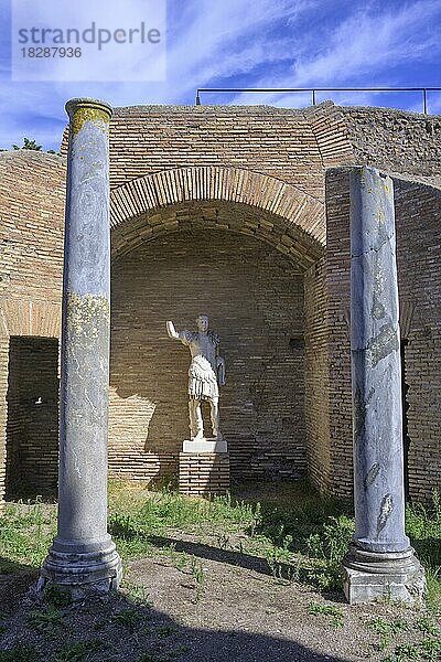 Schule des Traian  Ostia Antica  Rom  Italien  Europa