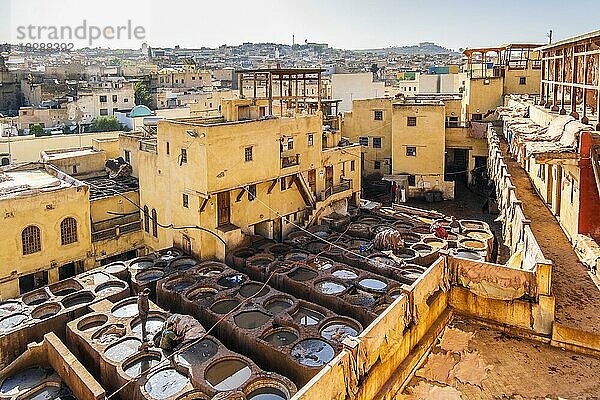 Berühmte Gerberei in Fes  Marokko  Nordafrika  Afrika