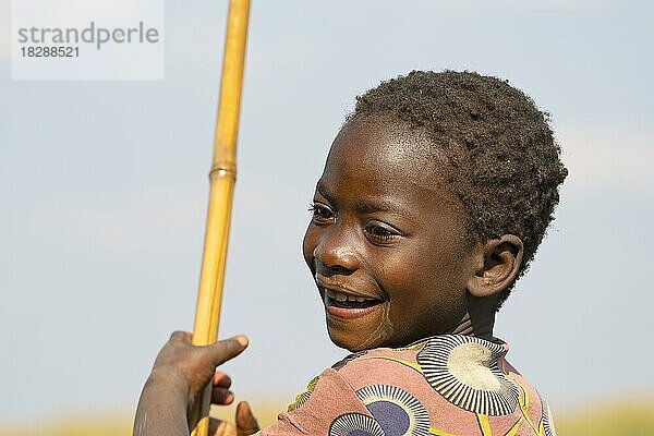 Lachendes Mädchen  Portrait  Bangweulu Sümpfe  Sambia  Afrika