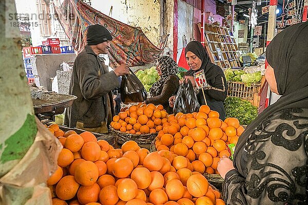 Verkauf Orangen  Khan el-Khalili Basar  Altstadt  Kairo  Ägypten  Afrika