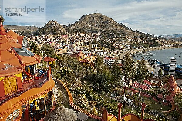 Stadtblick  Copacabana am Titicacasee  Departamento La Paz  Provinz Provinz Manco Kapac  Bolivien  Südamerika