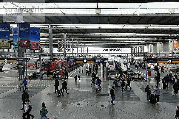 Hauptbahnhof München  Innenansicht  München  Bayern  Deutschalnd