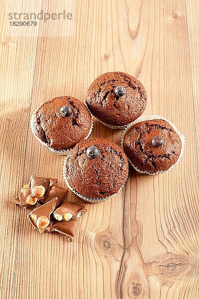 Schoko Muffins  Schokolade  Studioaufnahme