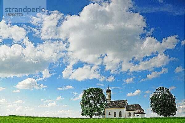 Barockkapelle in Raisting am Ammersee  Bayern  Deutschland  Europa