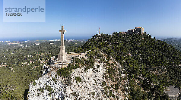 Spanien  Balearen  Luftaufnahme des Gipfelkreuzes auf dem Puig de Sant Salvador