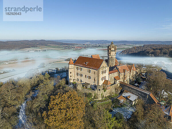 Luftaufnahme der alten Burg Ronneburg in der Wetterau  Hessen  Deutschland