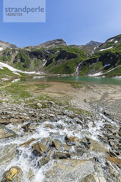 Österreich  Kärnten  Nassfeldwasserfall und Stausee