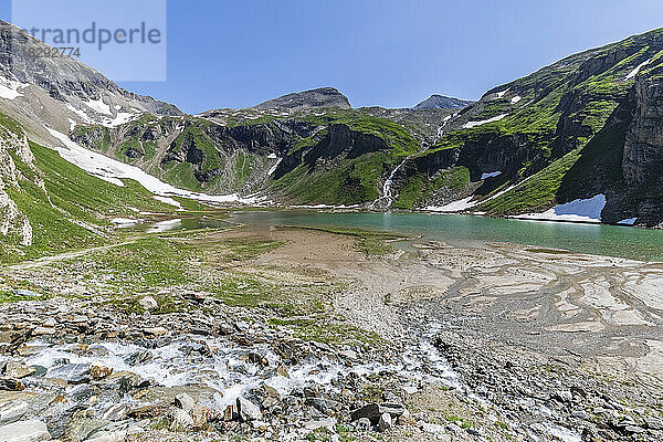 Österreich  Kärnten  Nassfeldwasserfall und Stausee