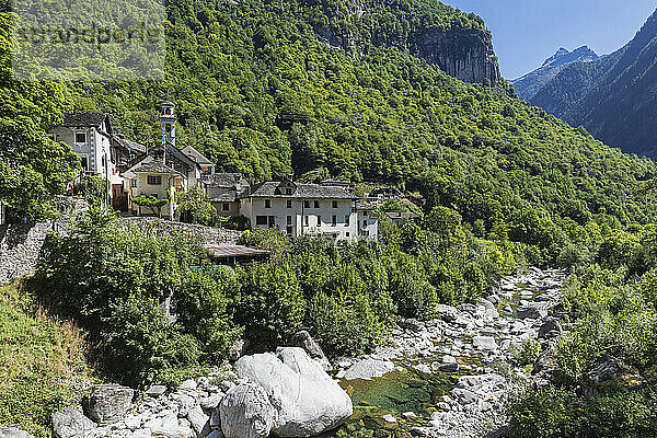 Schweiz  Kanton Tessin  Prato-Sornico  Bergdorf im Lavizzara-Tal