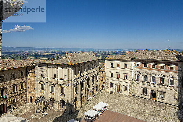 Italien  Toskana  Montepulciano  Blick auf Häuser rund um die Piazza Grande