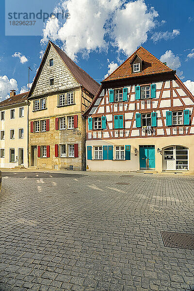 Deutschland  Bayern  Forchheim  historische Fachwerkhäuser entlang der Sattlertorstraße