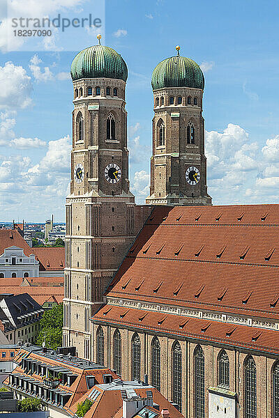 Deutschland  München  Zwillingsglockentürme der Frauenkirche